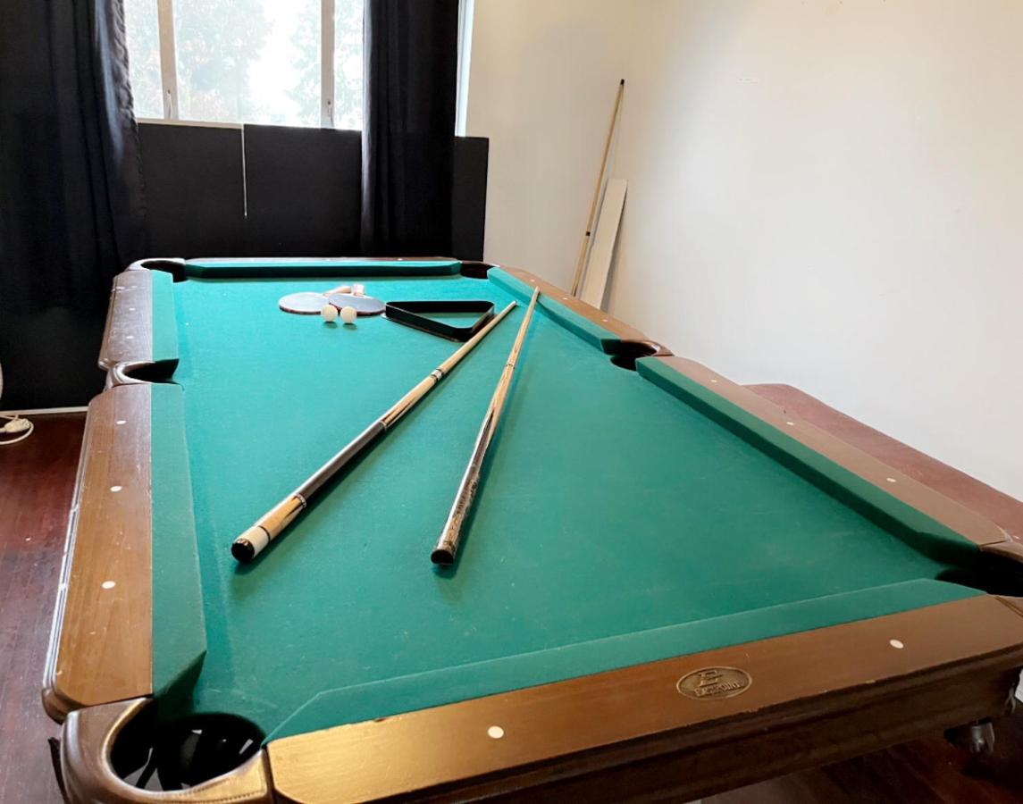 Vintage - 3 Bed House - North Surrey - Ping-Pong And Pool Table - Tv Cable Villa Eksteriør bilde